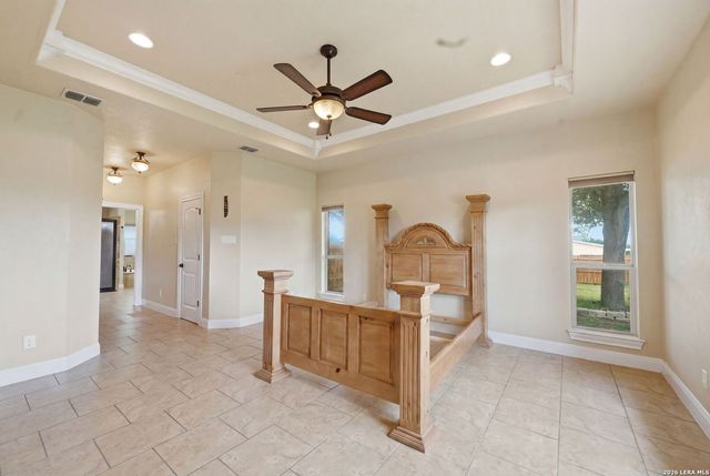 117 VINTAGE RUN, La Vernia, TX 78121