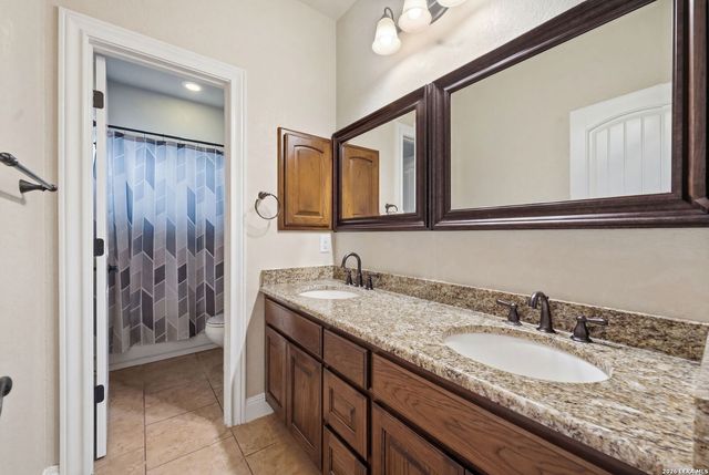 117 VINTAGE RUN, La Vernia, TX 78121
