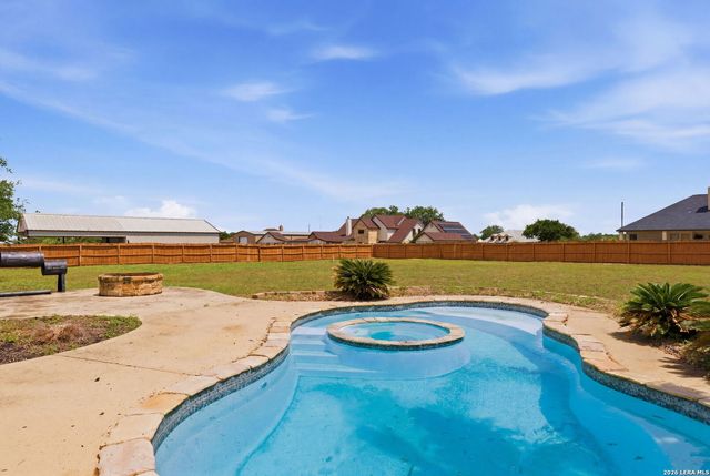 117 VINTAGE RUN, La Vernia, TX 78121