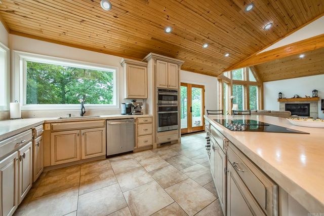 170 Maxwell House Road, Tumbling Shoals, AR 72581