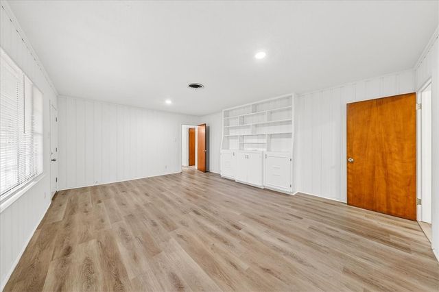 473 University Dr, Corpus Christi, TX 78412
