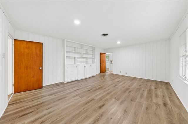 473 University Dr, Corpus Christi, TX 78412