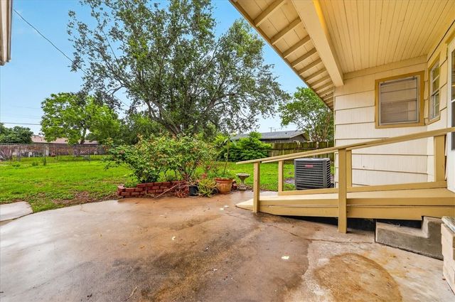 473 University Dr, Corpus Christi, TX 78412