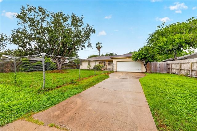 473 University Dr, Corpus Christi, TX 78412