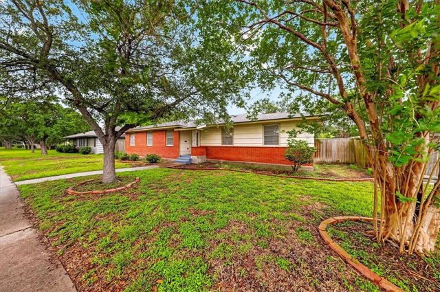 473 University Dr, Corpus Christi, TX 78412