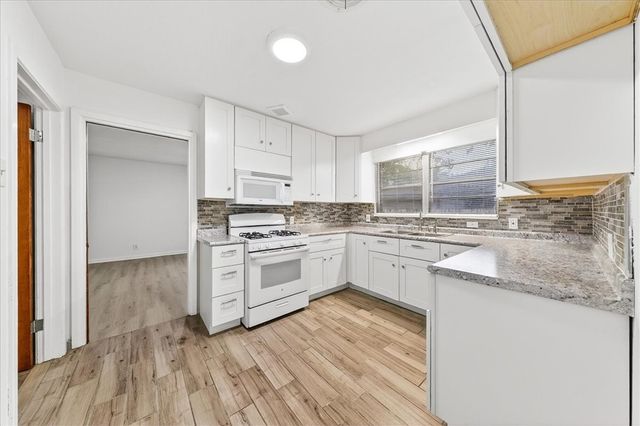 473 University Dr, Corpus Christi, TX 78412