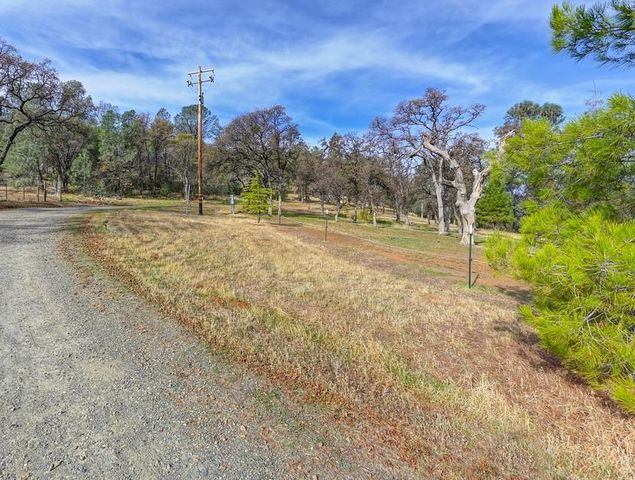 7501 Redhill Way, Browns Valley, CA 95918