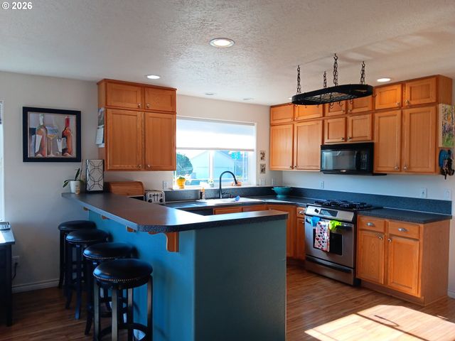 5118 Ne VOYAGE Ave, Lincoln City, OR 97367