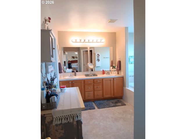 5118 Ne VOYAGE Ave, Lincoln City, OR 97367