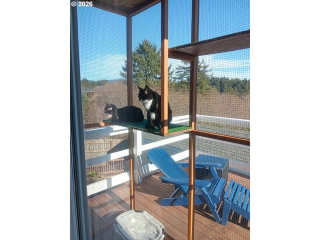 5118 Ne VOYAGE Ave, Lincoln City, OR 97367