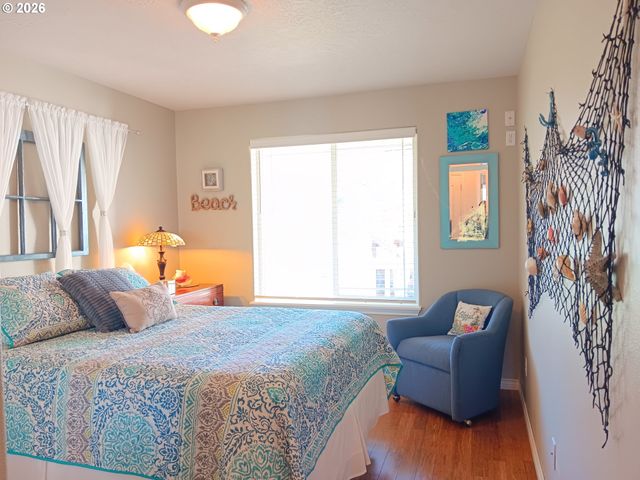 5118 Ne VOYAGE Ave, Lincoln City, OR 97367