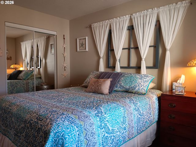 5118 Ne VOYAGE Ave, Lincoln City, OR 97367