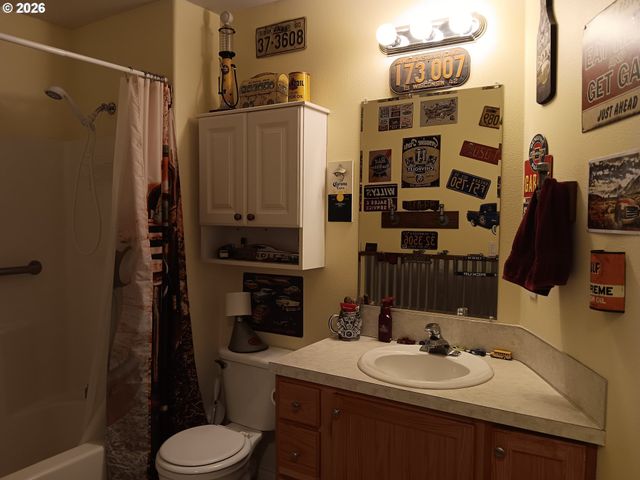 5118 Ne VOYAGE Ave, Lincoln City, OR 97367