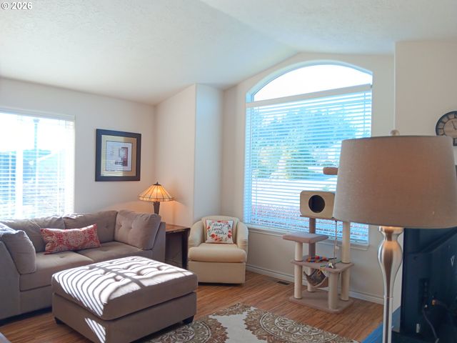 5118 Ne VOYAGE Ave, Lincoln City, OR 97367