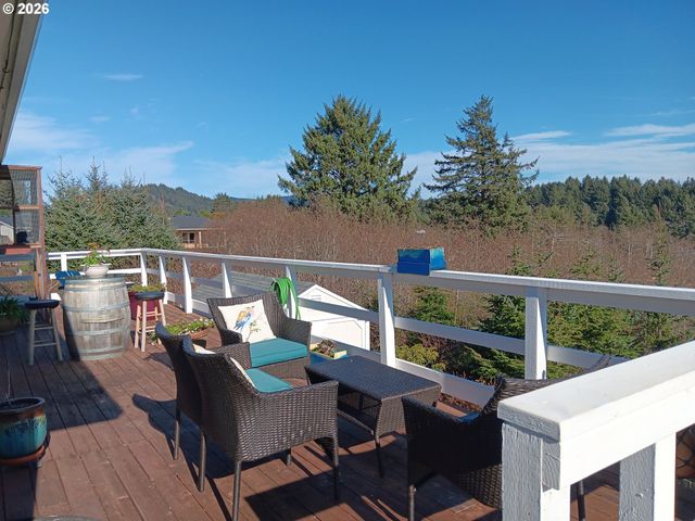 5118 Ne VOYAGE Ave, Lincoln City, OR 97367