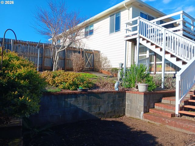 5118 Ne VOYAGE Ave, Lincoln City, OR 97367