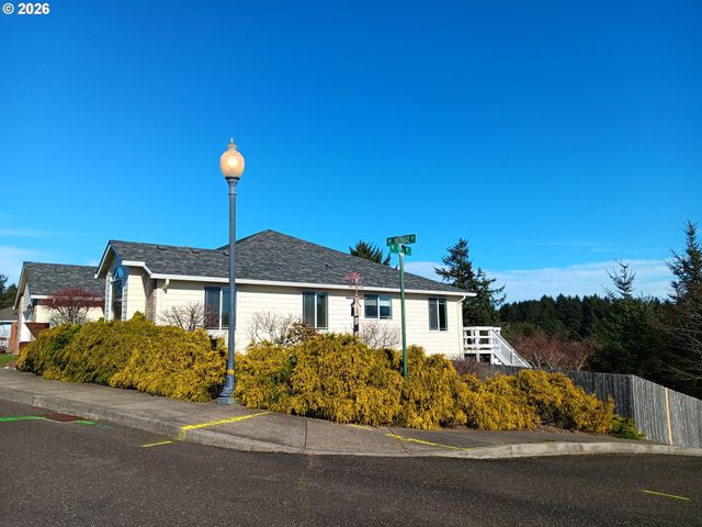 5118 Ne VOYAGE Ave, Lincoln City, OR 97367