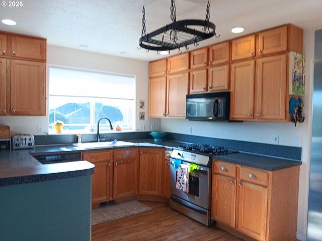 5118 Ne VOYAGE Ave, Lincoln City, OR 97367