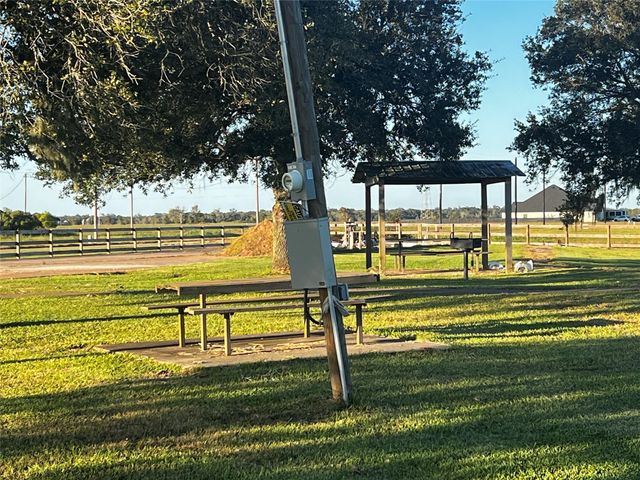 34330 Fm 521, Angleton, TX 77515