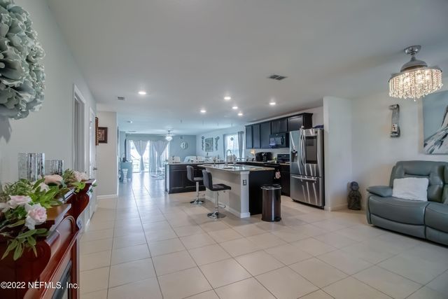 8687 LAKE GEORGE Circle W, Macclenny, FL 32063