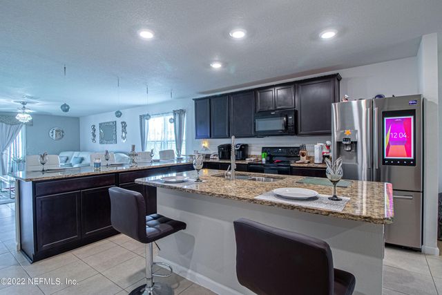 8687 LAKE GEORGE Circle W, Macclenny, FL 32063