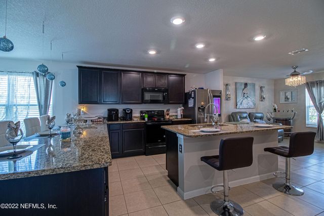 8687 LAKE GEORGE Circle W, Macclenny, FL 32063