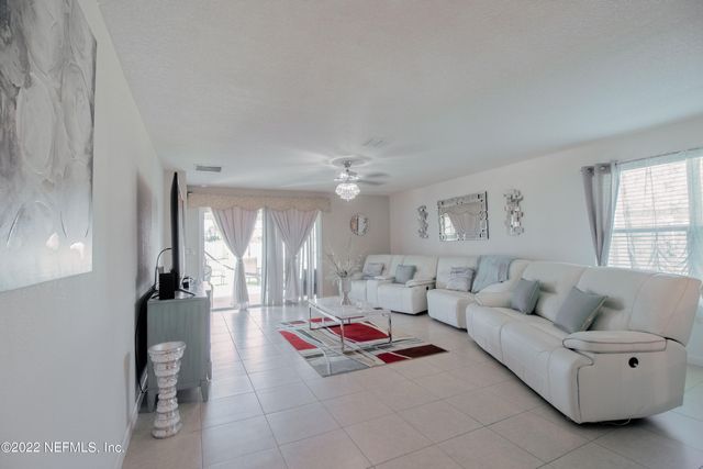 8687 LAKE GEORGE Circle W, Macclenny, FL 32063