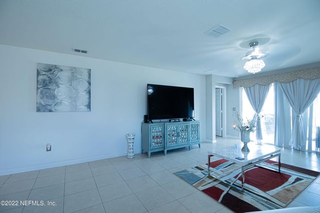 8687 LAKE GEORGE Circle W, Macclenny, FL 32063