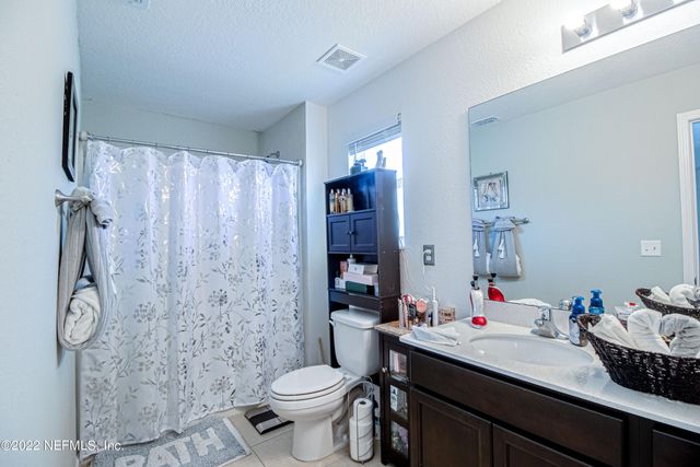 8687 LAKE GEORGE Circle W, Macclenny, FL 32063