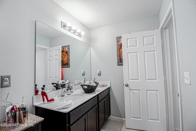 8687 LAKE GEORGE Circle W, Macclenny, FL 32063