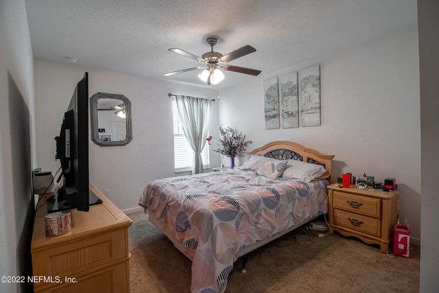 8687 LAKE GEORGE Circle W, Macclenny, FL 32063