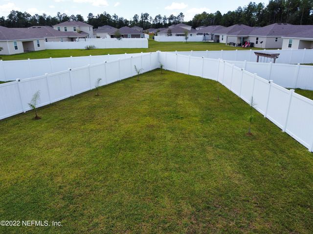 8687 LAKE GEORGE Circle W, Macclenny, FL 32063