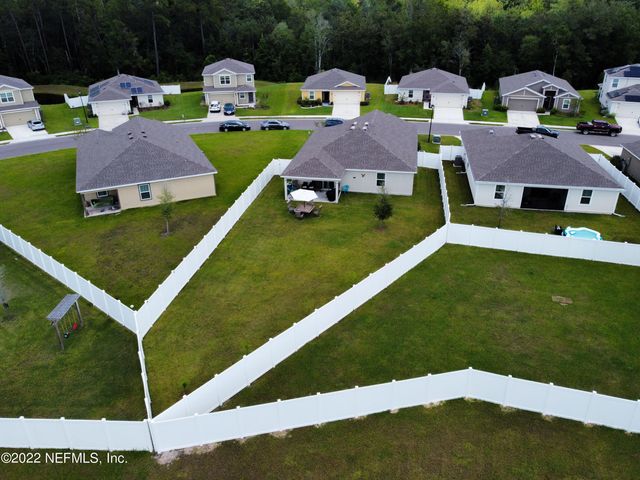 8687 LAKE GEORGE Circle W, Macclenny, FL 32063