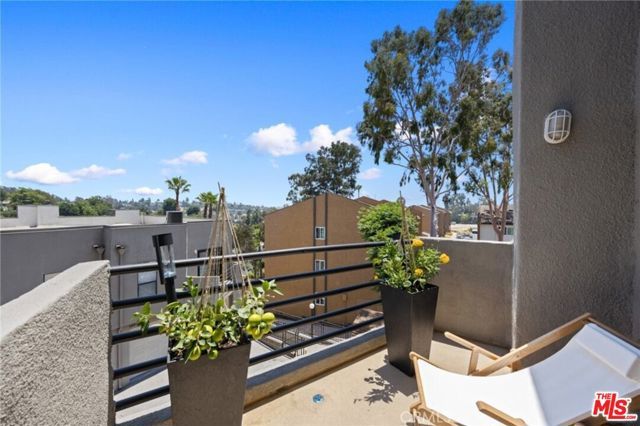 1858 N Alvarado Street, Los Angeles, CA 90026