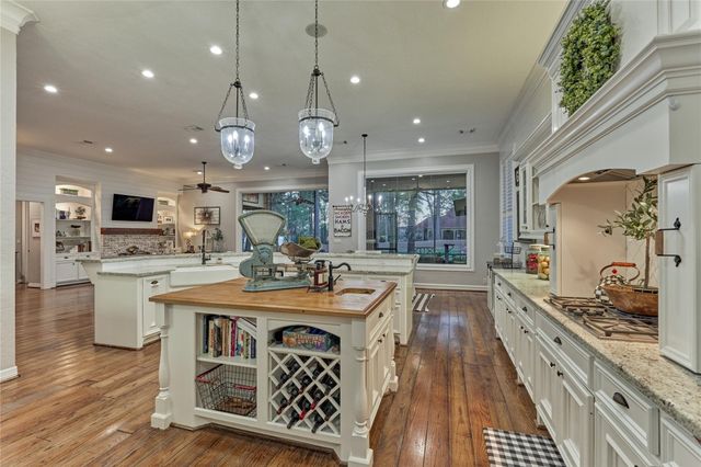 3110 Bentwater Drive, Montgomery, TX 77356