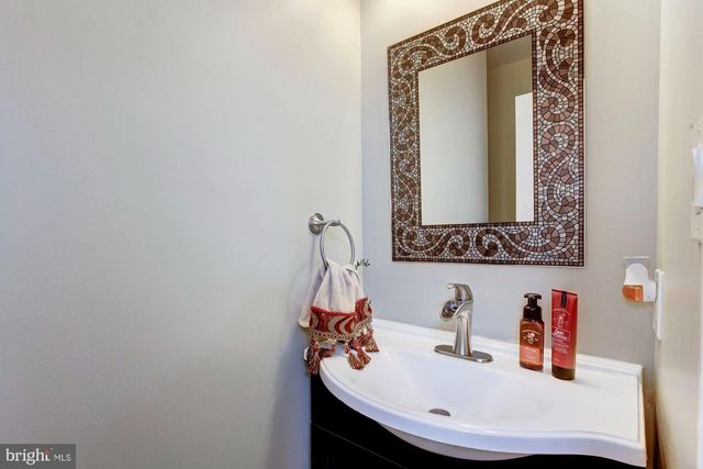 13724 VALLEY OAK CIR, Rockville, MD 20850