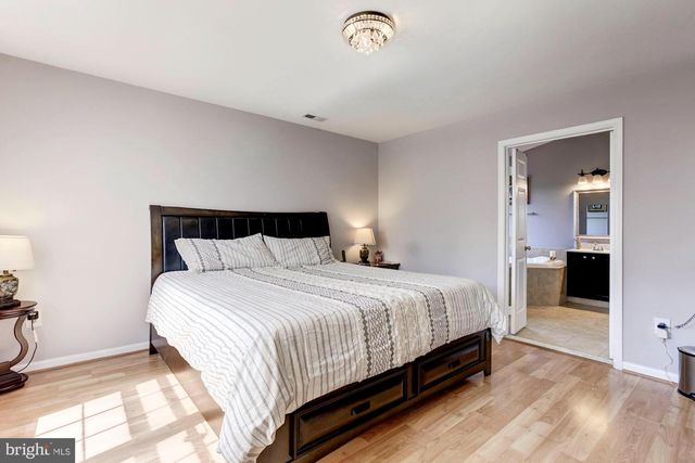 13724 VALLEY OAK CIR, Rockville, MD 20850