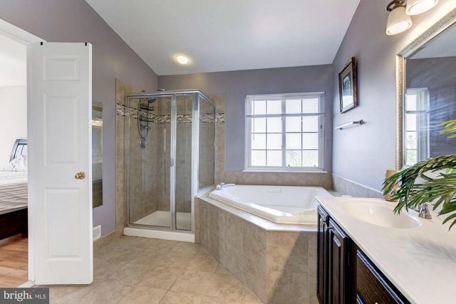 13724 VALLEY OAK CIR, Rockville, MD 20850