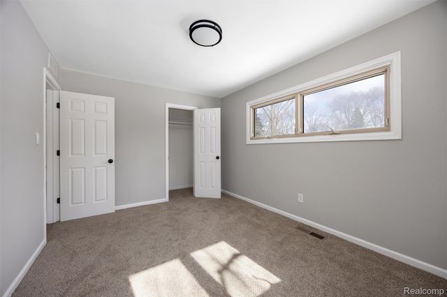 26261 La Muera Street, Farmington Hills, MI 48334