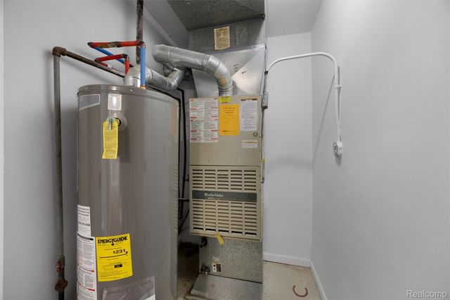 26261 La Muera Street, Farmington Hills, MI 48334