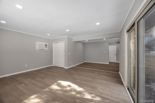 26261 La Muera Street, Farmington Hills, MI 48334