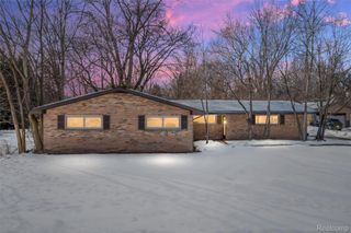 26261 La Muera Street, Farmington Hills, MI 48334
