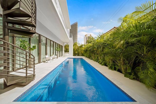 278 190th Street, Sunny Isles Beach, FL 33160
