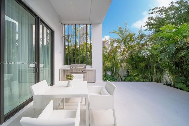 278 190th Street, Sunny Isles Beach, FL 33160