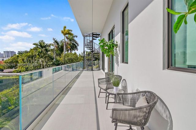 278 190th Street, Sunny Isles Beach, FL 33160