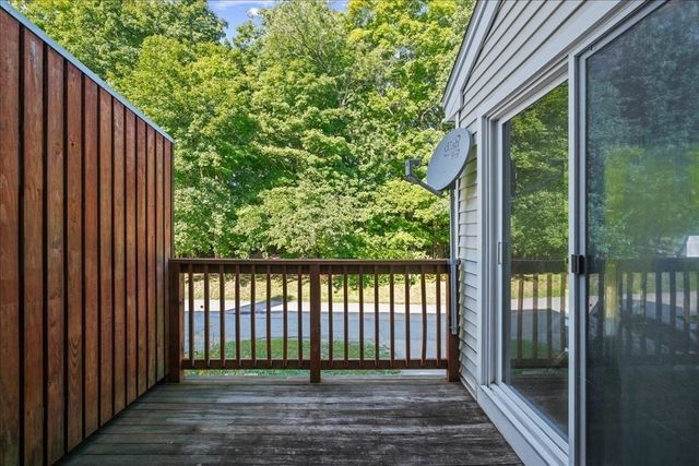 4 Mayberry Dr E, Westborough, MA 01581