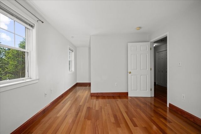 4 Mayberry Dr E, Westborough, MA 01581