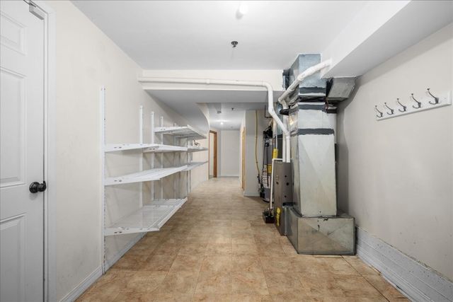 4 Mayberry Dr E, Westborough, MA 01581