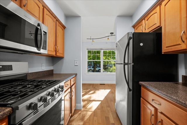 4 Mayberry Dr E, Westborough, MA 01581