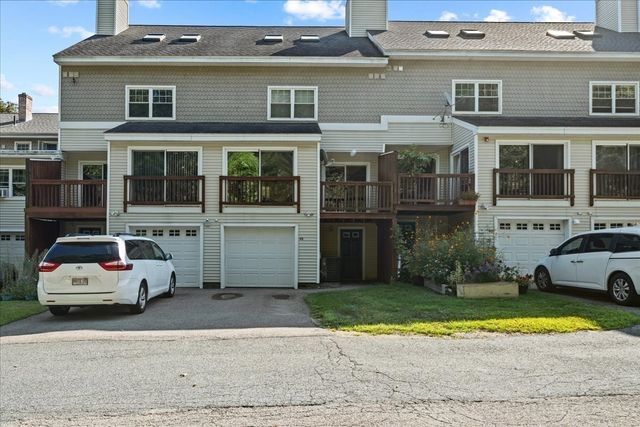 4 Mayberry Dr E, Westborough, MA 01581
